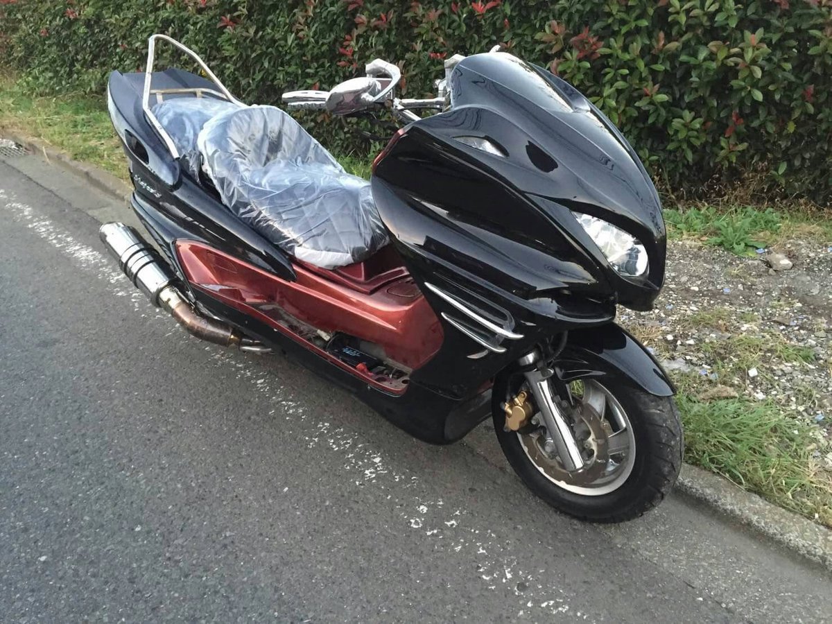 KT_factory1002's tweet photo. ＜マジェスティ二型＞

新入荷しましたー^_^

シート新品です！

スピーカー付きです！！

お値段や、走行距離は、
DMで、お願いしまーす😚

#拡散希望
#フォロー https://t.co/WREafS2cH1