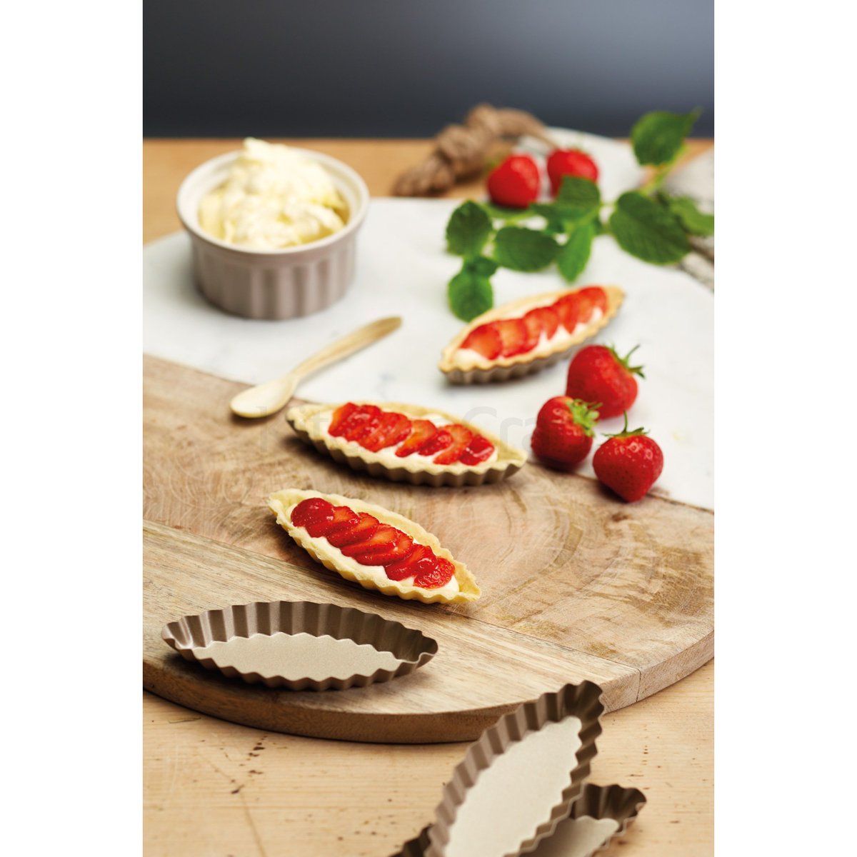 SilverMushroom_'s tweet photo. #WWBO TONIGHT WE'RE GIVING AWAY THIS AMAZING BAKEWARE BUNDLE, DESIGNED BY @PaulHollywood FOR @KitchenCraft #GBBOFinal Q AFTER THE SHOW! #WIN https://t.co/rzNvBfrHPS