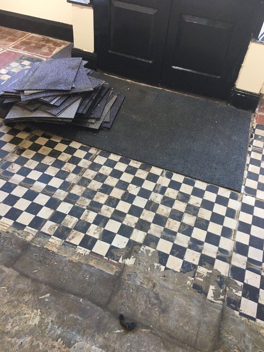 MOfficestorent's tweet photo. Unearthing original feature in our historic building #officerefresh #wirewool #offices2rent https://t.co/j7r7wOqndf