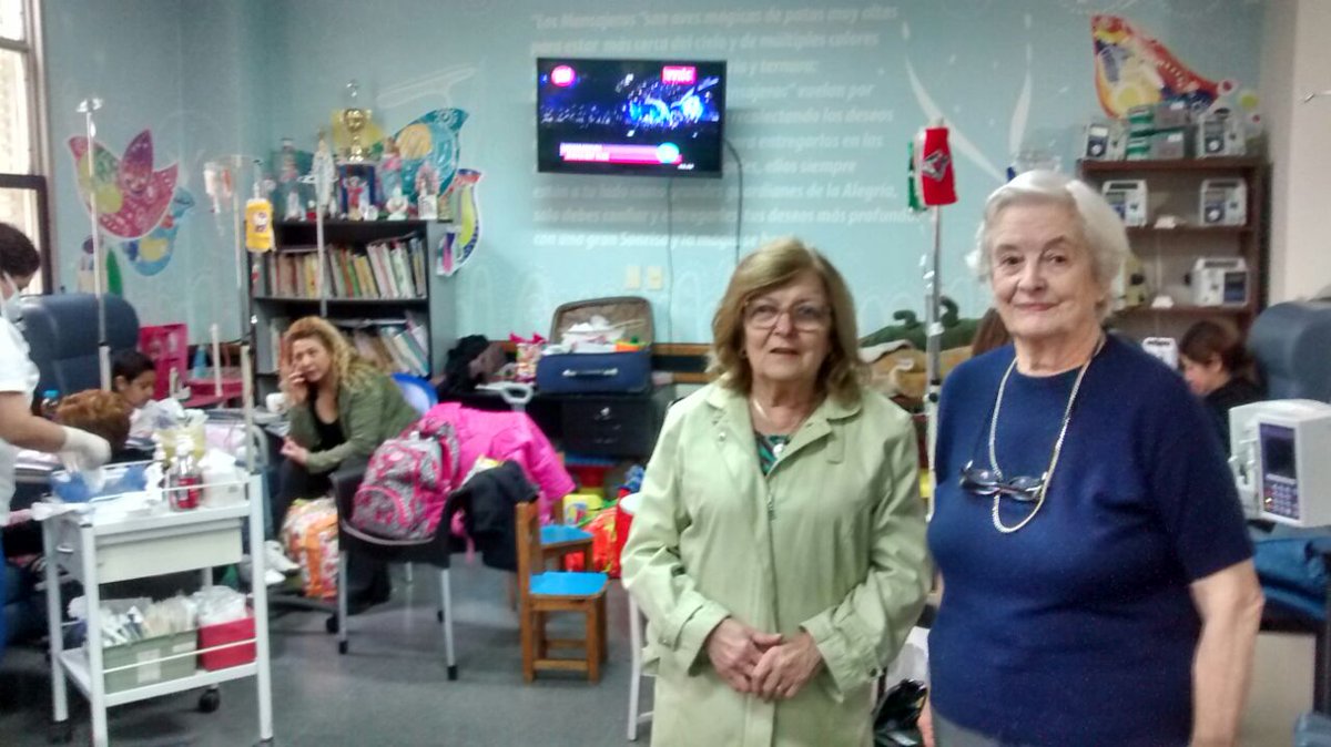 RTCPalermo's tweet photo. Hoy la reuda interna de Rotary Palermo entregó los cubre sueros que hicimos en conjunto al Gutiérrez #SuperPoderes #AlServiciodelaHumanidad https://t.co/078Ta41e0H