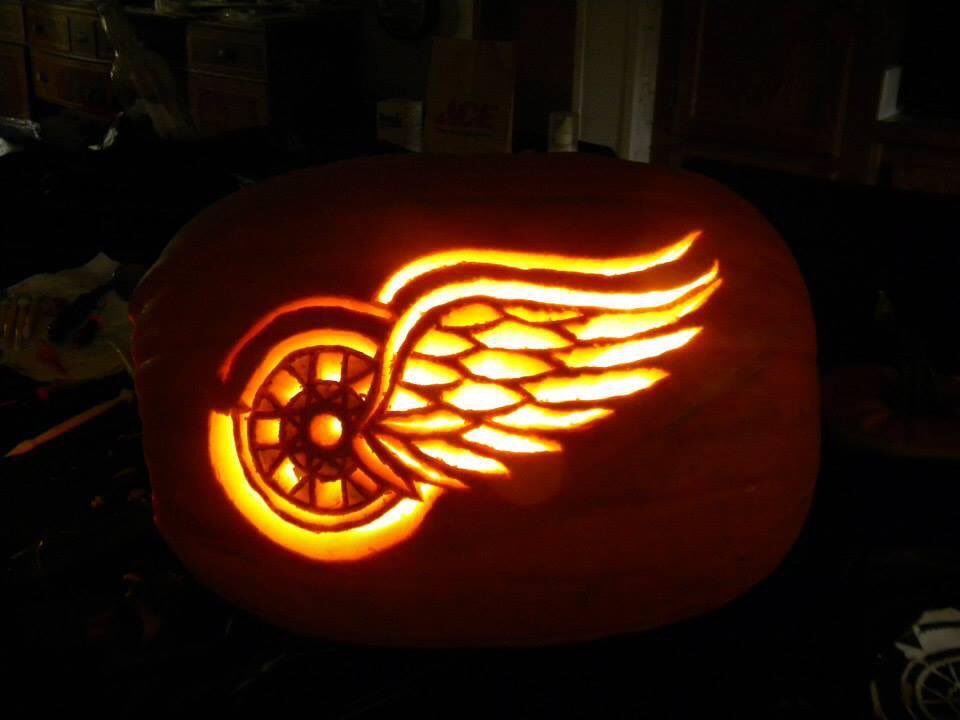 DetroitRedWings's tweet photo. It's #NationalPumpkinDay! Anyone carving up some #RedWings 🎃? Share with #HockeyHalloween

🎃: @TiaCop https://t.co/Z1reJMIJU0
