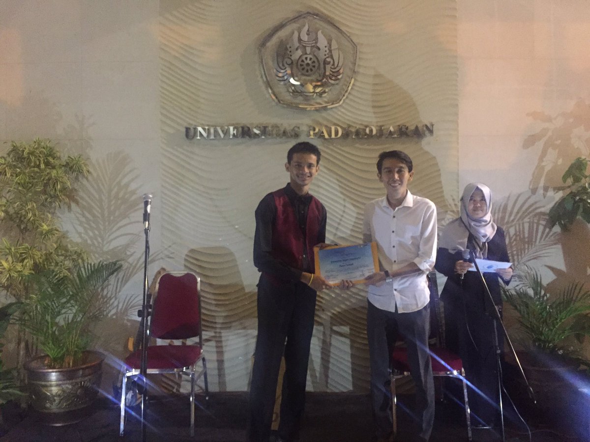 TemuAdMI2016's tweet photo. [LIVE REPORT]

Pemenang Nominasi Poster Terbaik diraih oleh Universitas Negeri Yogyakarta

#TemuAdMI2016 https://t.co/qaQhhK1GG4