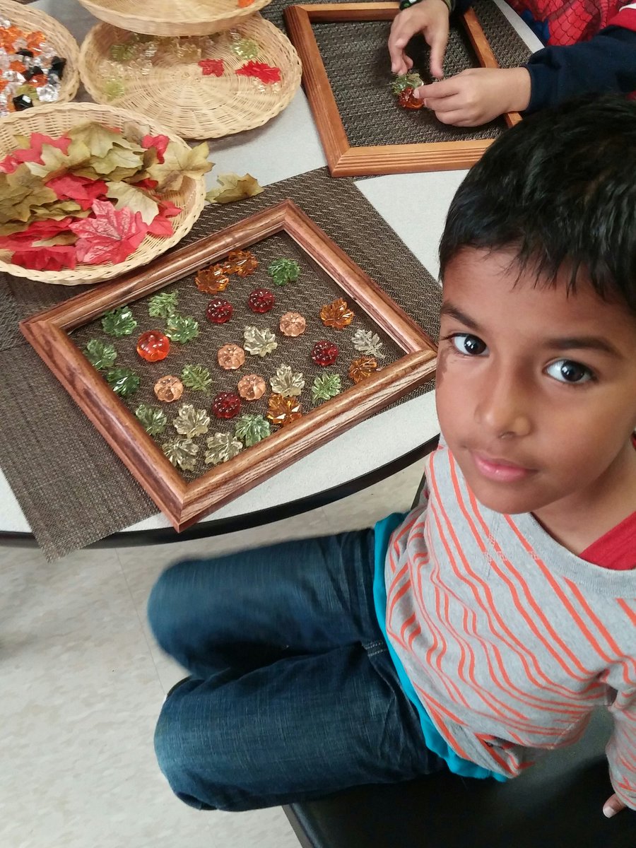 MissABlake's tweet image. We are having lots of fun making patterns! #lynxpodlm #lvmath