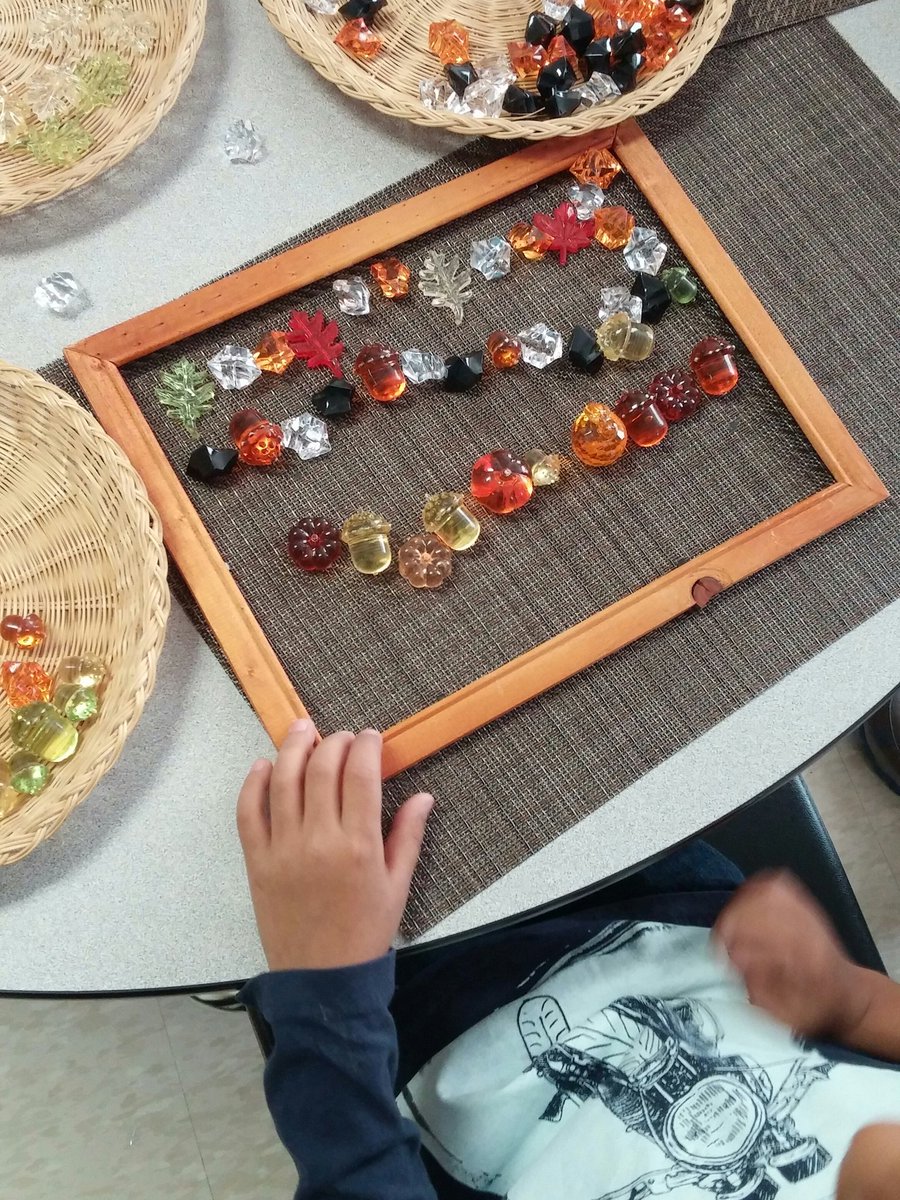 MissABlake's tweet image. We are having lots of fun making patterns! #lynxpodlm #lvmath