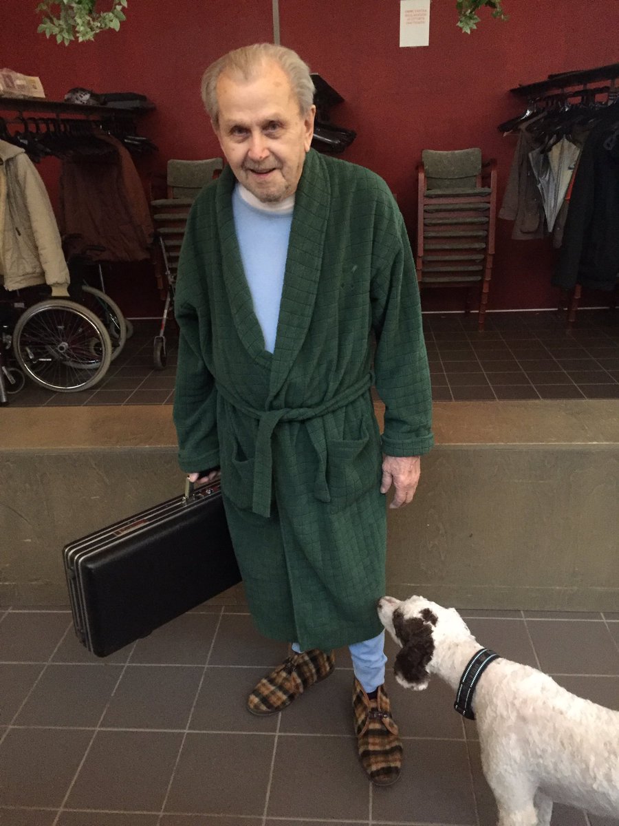 foibekartano's tweet photo. #Foibekartano'lla osataan tyylitellÀ! #Pyjamabileet vauhdissa. Pian siirrytÀÀn takkahuoneeseen jatkoille laulamaan ja soittamaan. https://t.co/UGdFlvXdbe