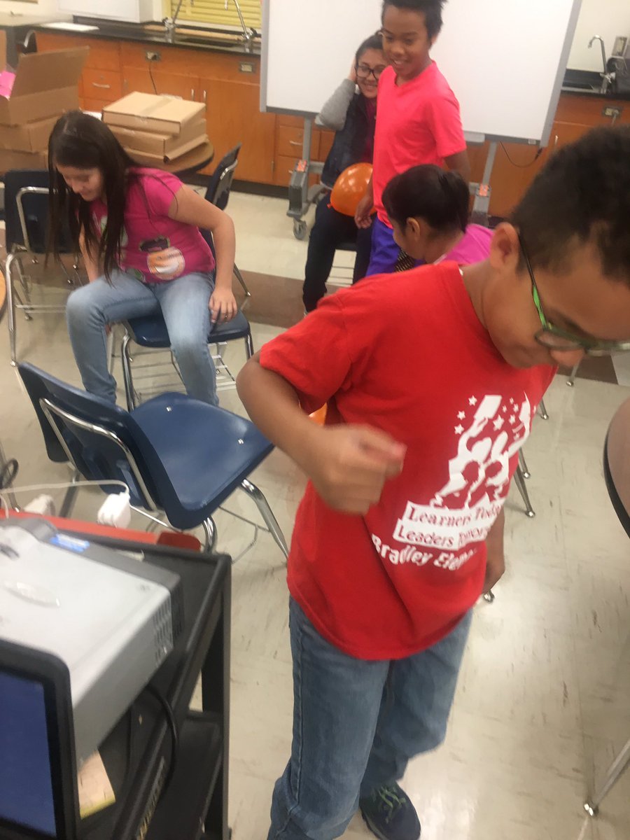 kmericks1's tweet photo. G5 multiplying 3 digits by 2 digits Balloon Pop #engagedtolearn #bradleybrainiacs #iamepisd https://t.co/jMzbtQrzMS