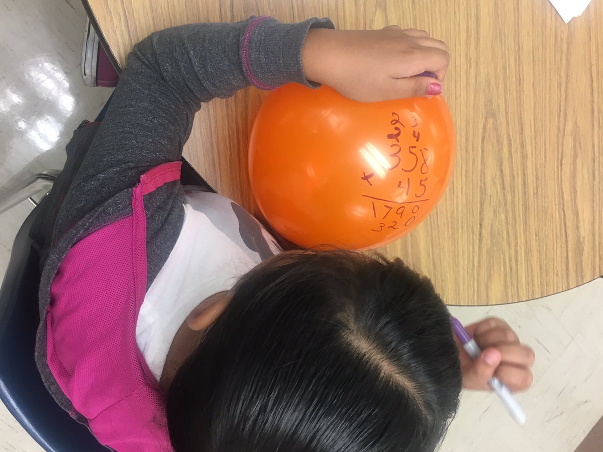 kmericks1's tweet photo. G5 multiplying 3 digits by 2 digits Balloon Pop #engagedtolearn #bradleybrainiacs #iamepisd https://t.co/jMzbtQrzMS
