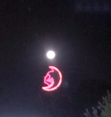 AlfreddCv's tweet photo. @fabrikdiscoteca la Luna bien iluminada 🌙 https://t.co/wzFjKPj9hK