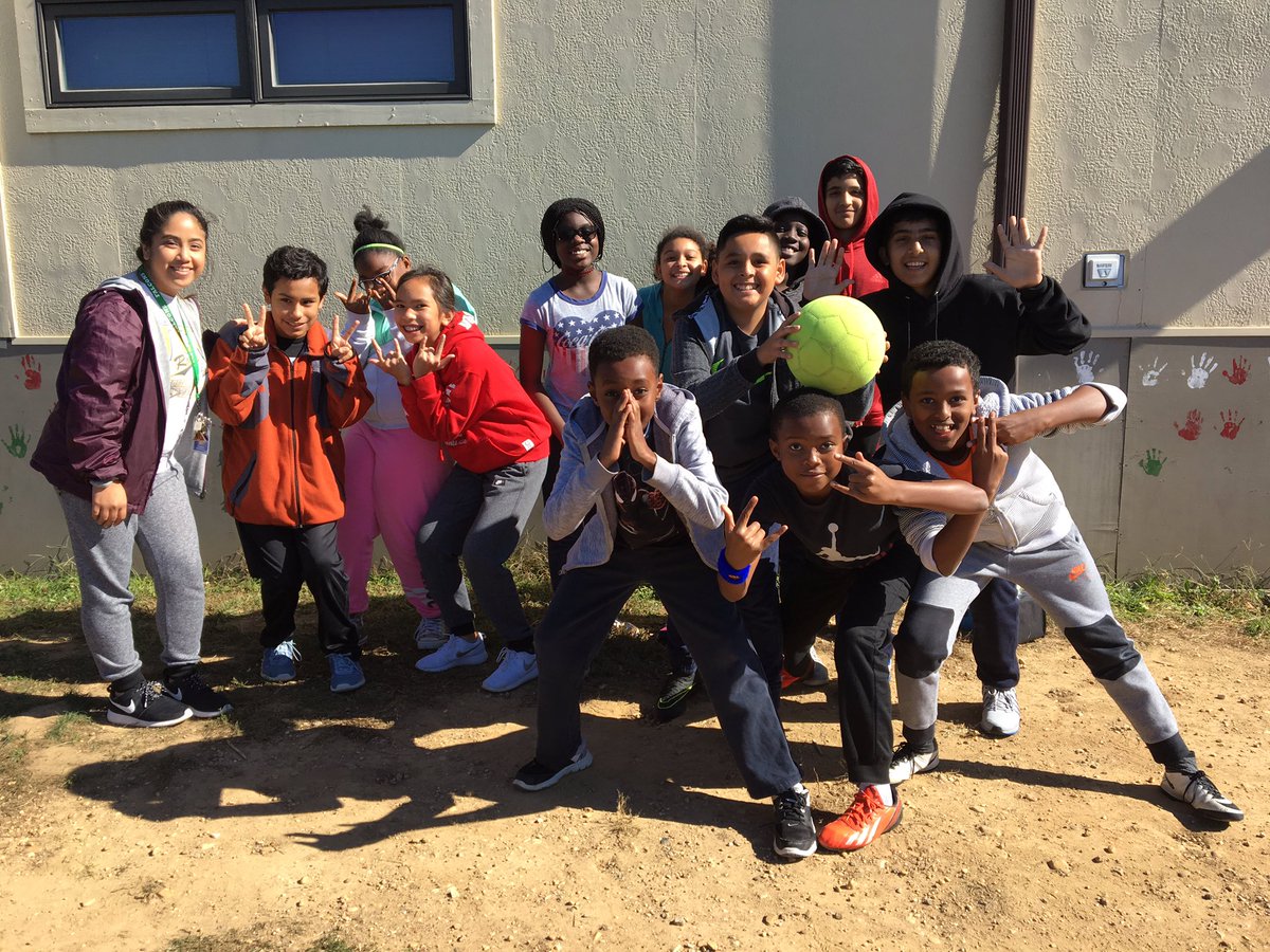 Falcon_MissR's tweet photo. "Living drug free is SWEAT free!" @ForestdaleES https://t.co/gJ04n2I1KO