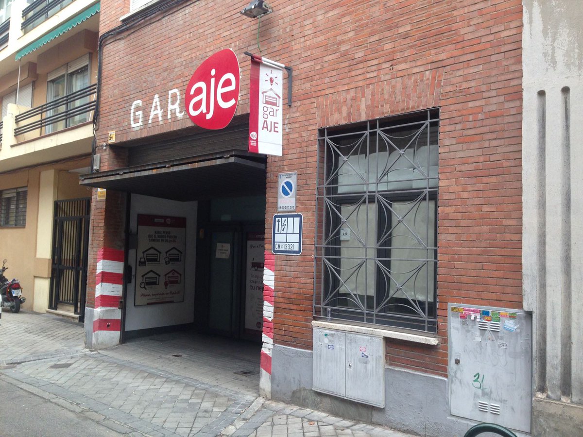 semymas's tweet image. ¡Todo lo que cabe en este #garAJE! 😱  Actualizando conocimientos #GooglePartners #GoogleAcademies #DisplayEnLaRed💪🏼  ¡Gracias @ajemadrid 👍🏼