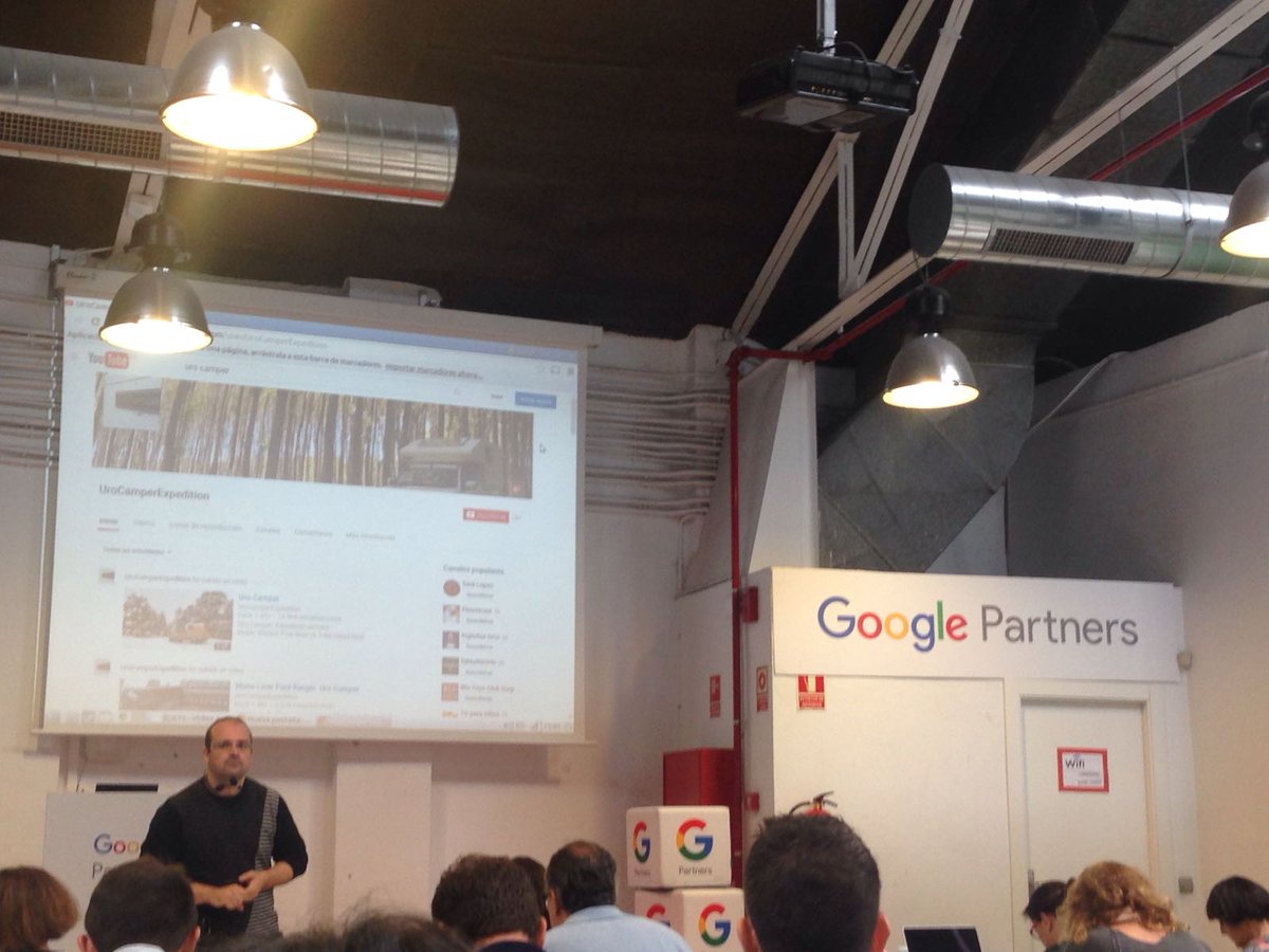 semymas's tweet image. ¡Todo lo que cabe en este #garAJE! 😱  Actualizando conocimientos #GooglePartners #GoogleAcademies #DisplayEnLaRed💪🏼  ¡Gracias @ajemadrid 👍🏼