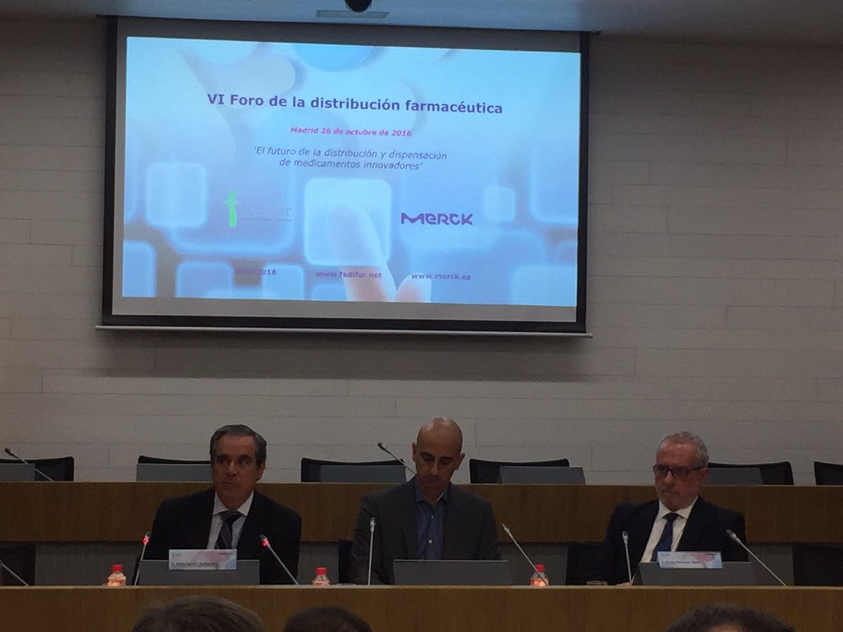 jjorgepoveda's tweet photo. VI Foro de la Distribucion Farmaceutica @Fedifar @merck_es #FDF2016 interviene @PresidenteCGCOF de @Portalfarma https://t.co/q6kvqh38uG
