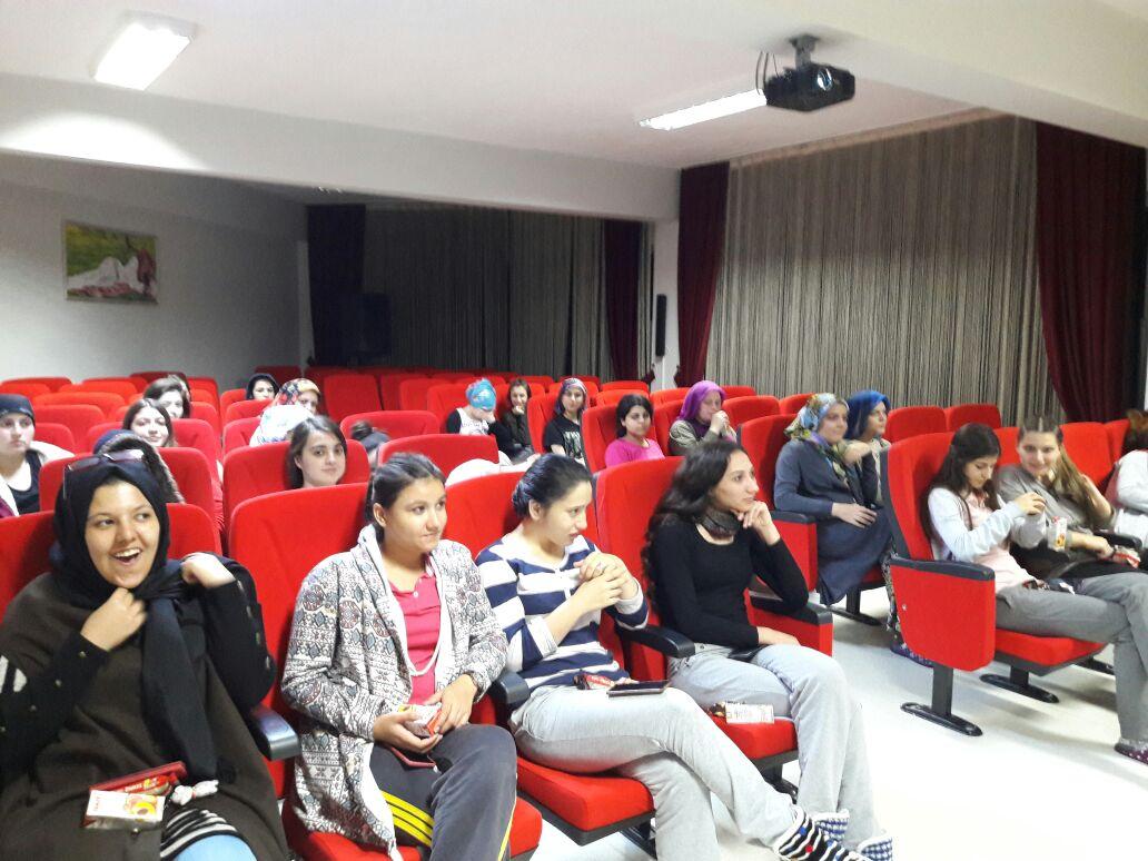 KocaeliKYGM's tweet photo. Kandıra İl Özel İdaresi Yurdumuzda sinema gecesi. https://t.co/43F9VX0Ucm