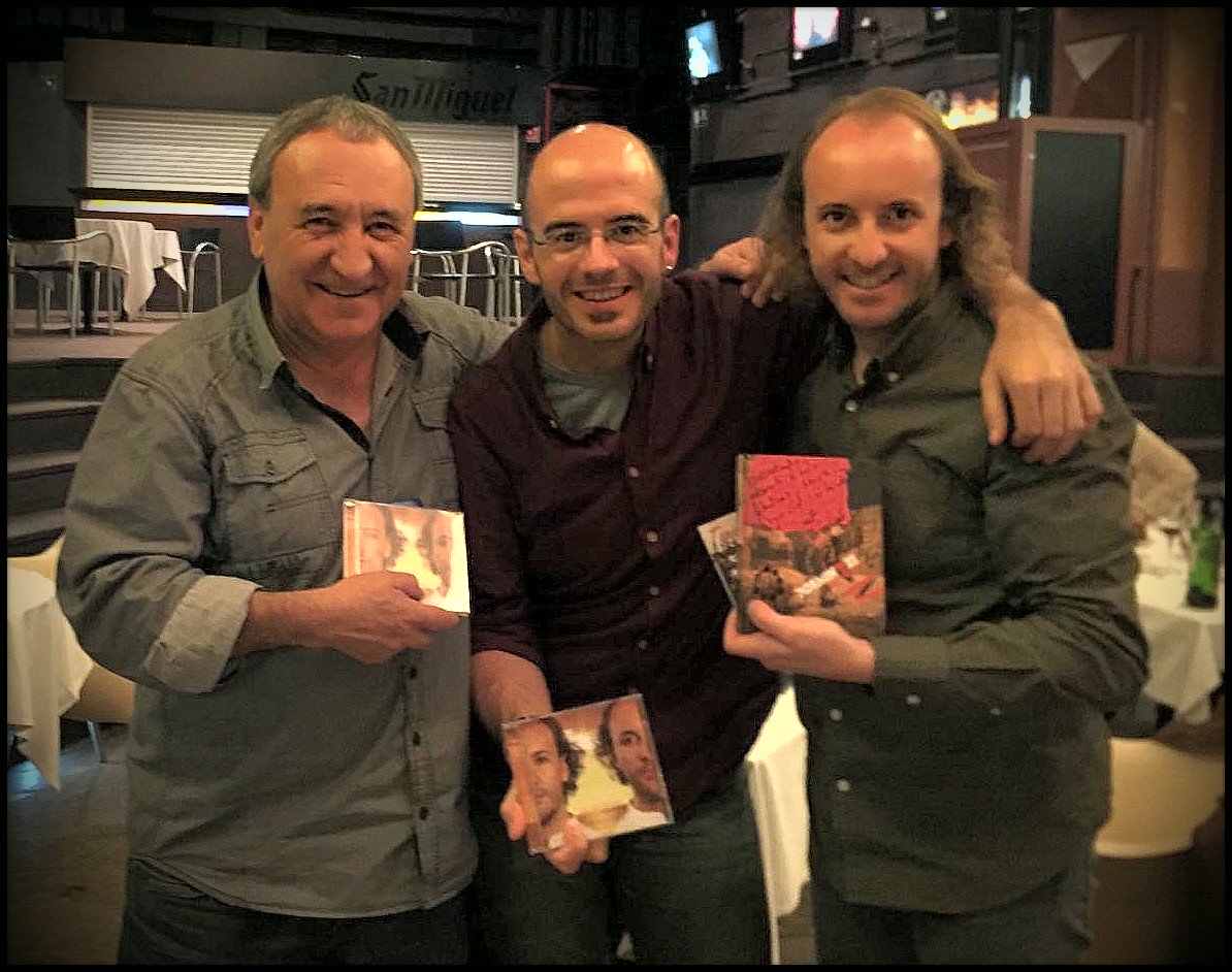 Korrontzi's tweet photo. Hizketaldi bikaina #Bilbo-ko @kafeantzokia-n. Plazer bat bi maisuen bisita jasotzea, gure #Leturia eta @IbanezOficial #Galizia-tik. Goazen! https://t.co/Voy11czIvk
