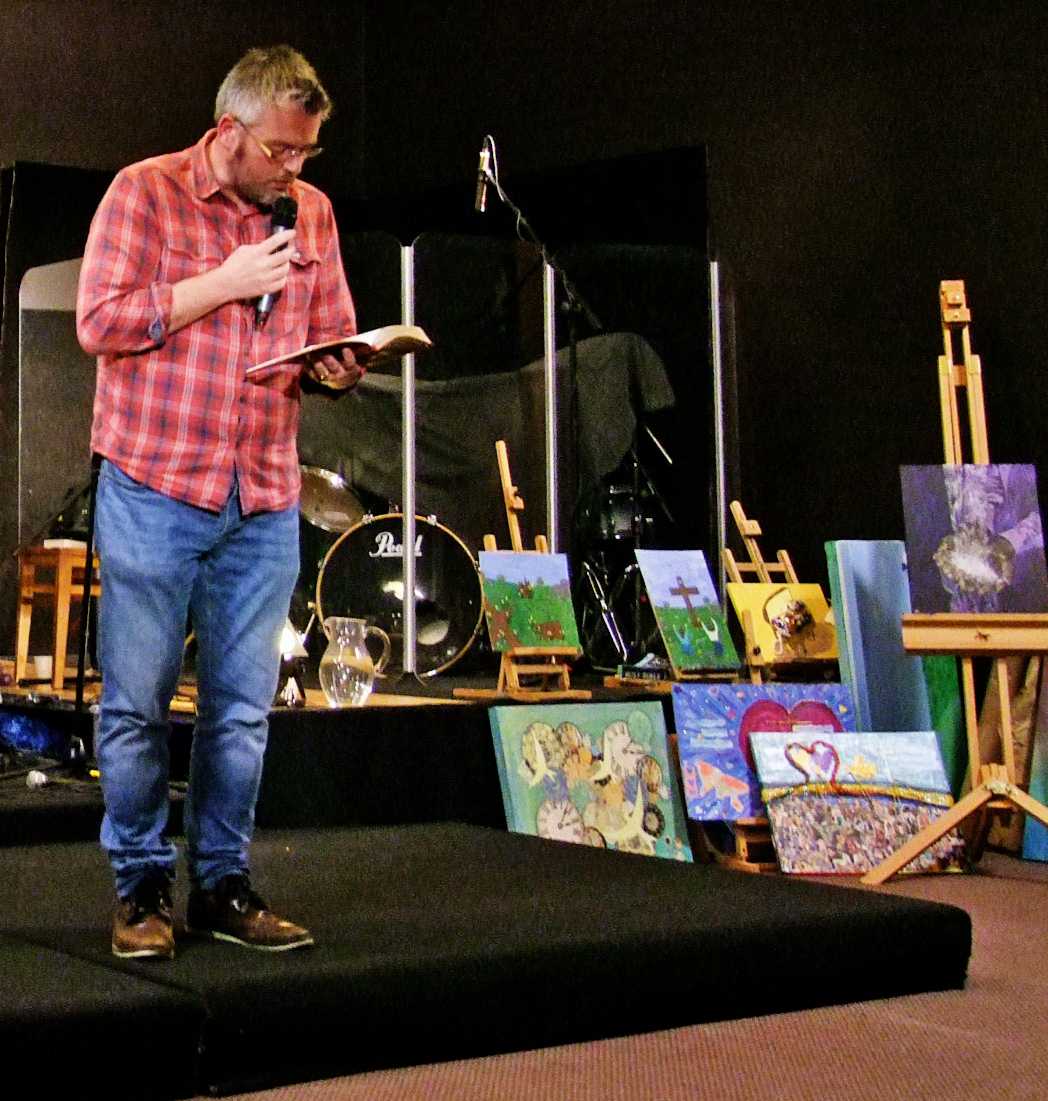 Barnabas_FOC's tweet photo. @Garethreadinguk did an amazing job of leading us into His presence at #theturning in #Reading on Friday night #ChristinReading https://t.co/Pdbx2KSlA8