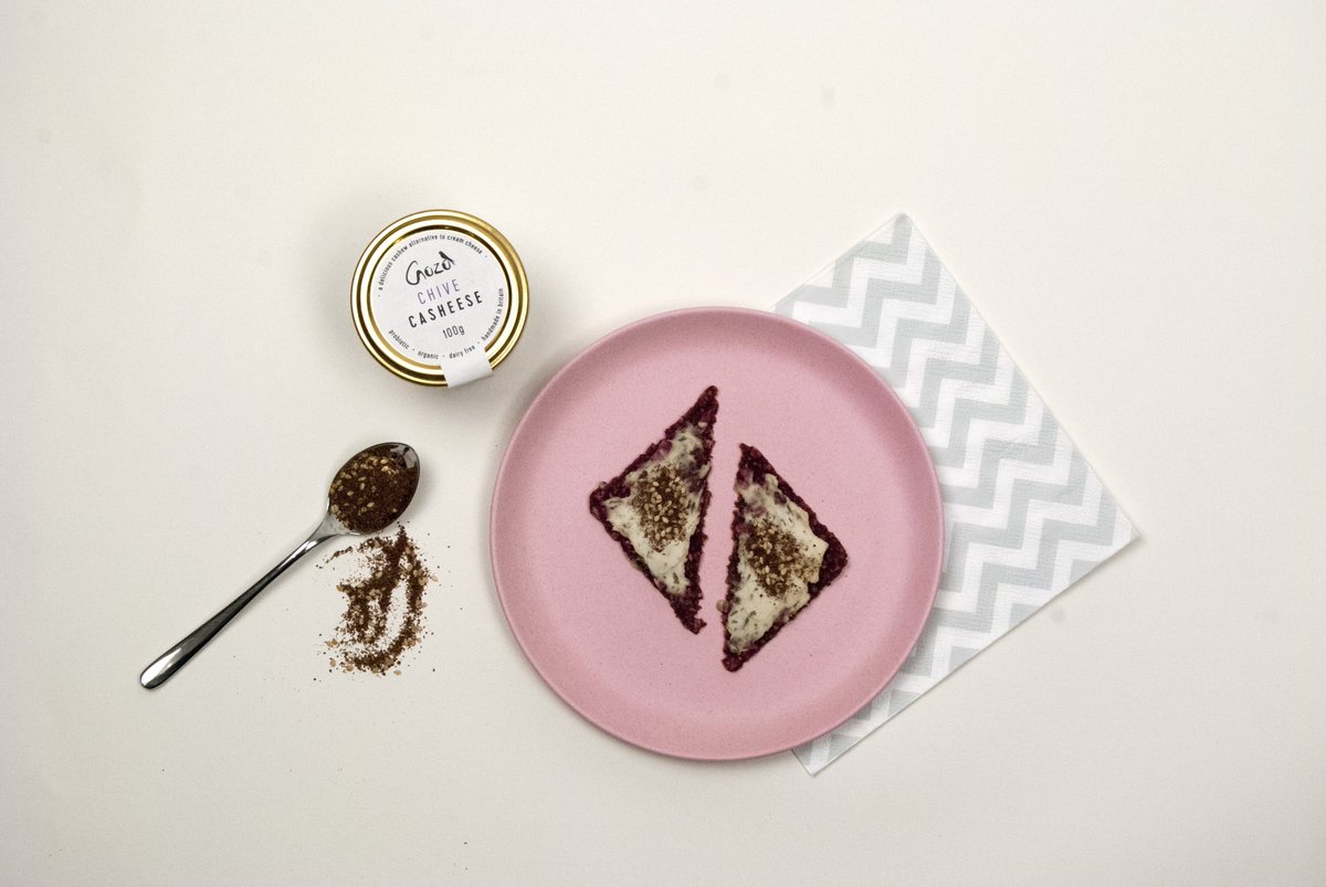 GozoDeli's tweet photo. Snack time! @GozoDeli  Chive #Casheese on beetroot crackers. Sprinkled with za'tar. #snack #lunch #vegan https://t.co/5sJGx5kYZh