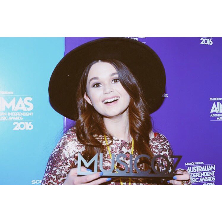 WHAT THE ACTUAL HECK I WON at the @MusicOz The world/folk with 'Ruins' 💕💕💕💕💕 I can't believe it. Like. What. ❤️🙏🏼❤️🙏🏼 <a href="/Enmore_Theatre/">Enmore Theatre</a>