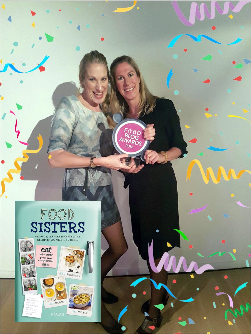ParkUitgevers's tweet image. Woohoo! Foodsisters hebben de award voor 'Beste Foodblogger Kookboek 2016' gewonnen! @FoodBlogAwards @jannekekoeman
