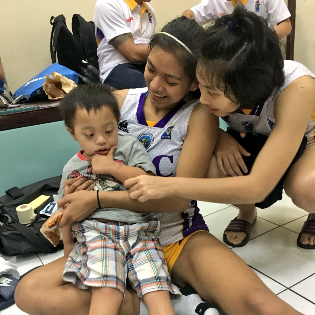AlyssaValdez2's tweet photo. Hello from us! 😊 https://t.co/lKeCpAgE79