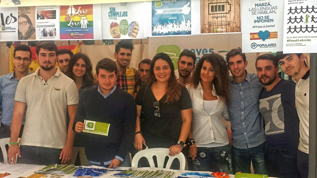 NNGG_CV's tweet photo. Un año más @NNGG_CV está presente en la feria de asociaciones del @CJVlc explicando nuestras ideas y proyectos a todos los jóvenes https://t.co/DEJHMZeDqZ