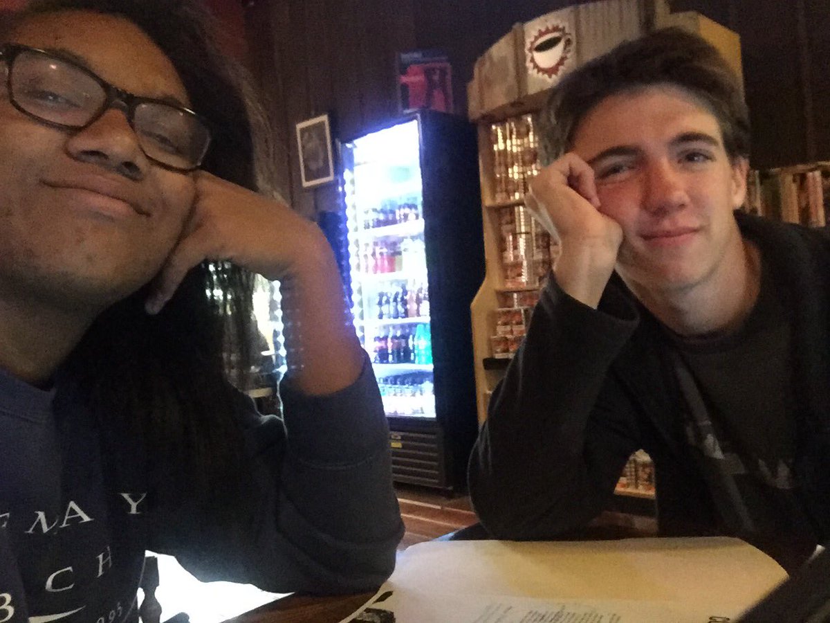 jrhym_cchs's tweet image. When you pretty much just live @JitteryJoes #latenightediting #earlymorningediting