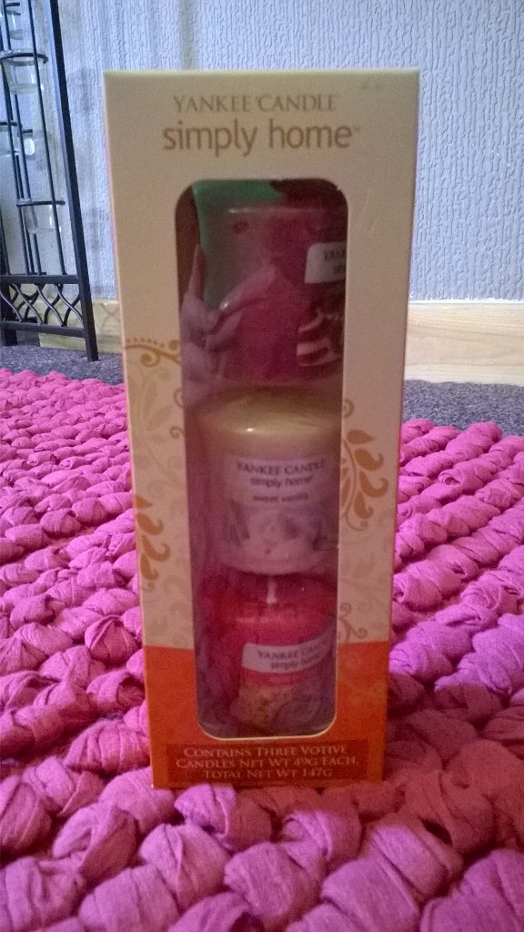 billygray164's tweet photo. @KarenONeill4 thankyou for my very first Yankee candles! Can't wait to light one later #itsmybirthday #yankeecandles https://t.co/JuOvPnWOat