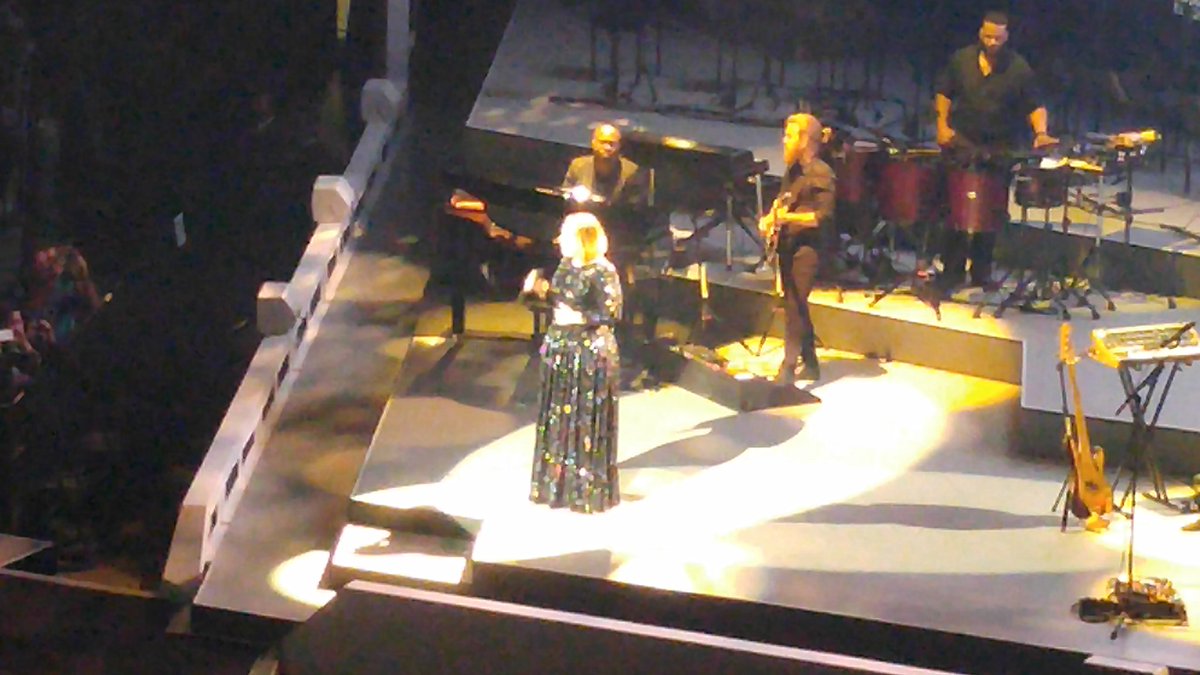 cesarmite's tweet photo. Great concert @Adele #adeletour2016 https://t.co/vlVM2Jwviy