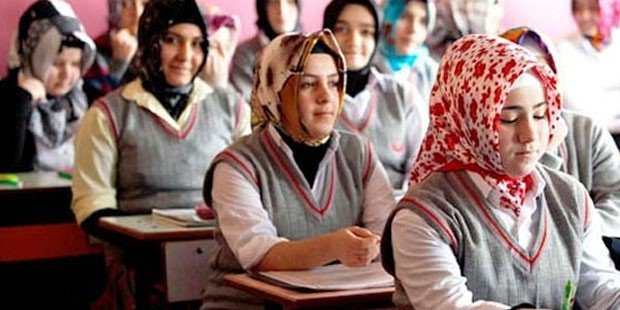 onderihl's tweet photo. Namaz Gönüllüleri'nden Abdullah Yıldız @yeniakit 'teki köşesinde "Dirilişin Öncüsü:İmam-Hatip Nesli"ni kaleme aldı.

https://t.co/C9MbxbZkH7 https://t.co/3PCtHS9D1J