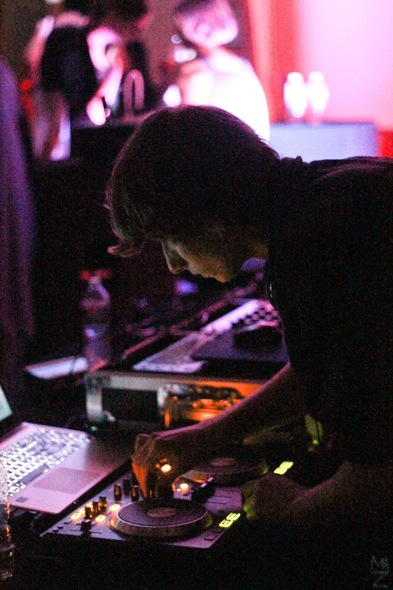 eveuforia's tweet photo. Halloween 2014 in Corvallis, at an underground rave on campus that sold out #snaporegon https://t.co/VL35LPvuUk