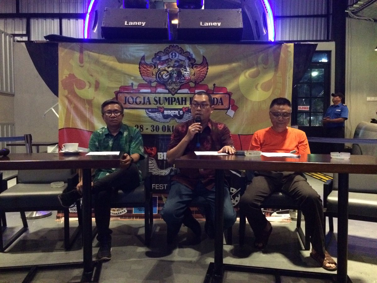 BerandaJogja's tweet photo. Press Conference Jogja Sumpah Pemuda Bikers IX 2016 yang akan berlangsung pada tanggal 28-30 Oktober 2016
#JSP2016 https://t.co/J8ou6hv5xf