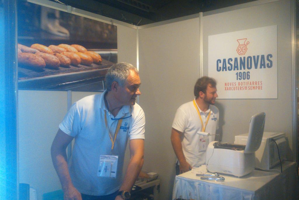 ViuelValles's tweet photo. Elaboradors del #Vallès molt enfeinats al #ForumGastronomic2016 amb el programa #xarxaproductesdelaterra Som-hi! https://t.co/M6p4vYHHdp