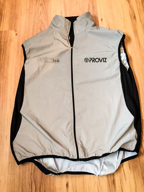 Trail Hub (@trailhub_za) on Twitter photo REVIEW: <a href="/ZABateman/">Robert Bateman</a> tested the super shiny Proviz REFLECT360 running gilet trailhub.co.za/c/_/a/gear/rev… REVIEW: <a href="/ZABateman/">Robert Bateman</a> tested the super shiny Proviz REFLECT360 running gilet trailhub.co.za/c/_/a/gear/rev…