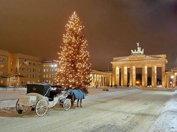 CodyStephenso16's tweet photo. Christmas in Berlin, Germany https://t.co/tuX5ftGysh