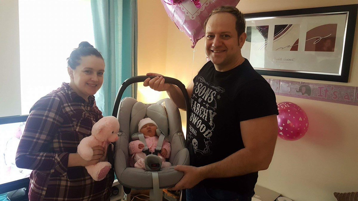 raintownmusic's tweet photo. Ah the boss is home and so is Claire ππ Nice surprise this morning getting my girls home β€οΈβ€οΈ #babyishome #grateful https://t.co/QH2NEoTzzZ