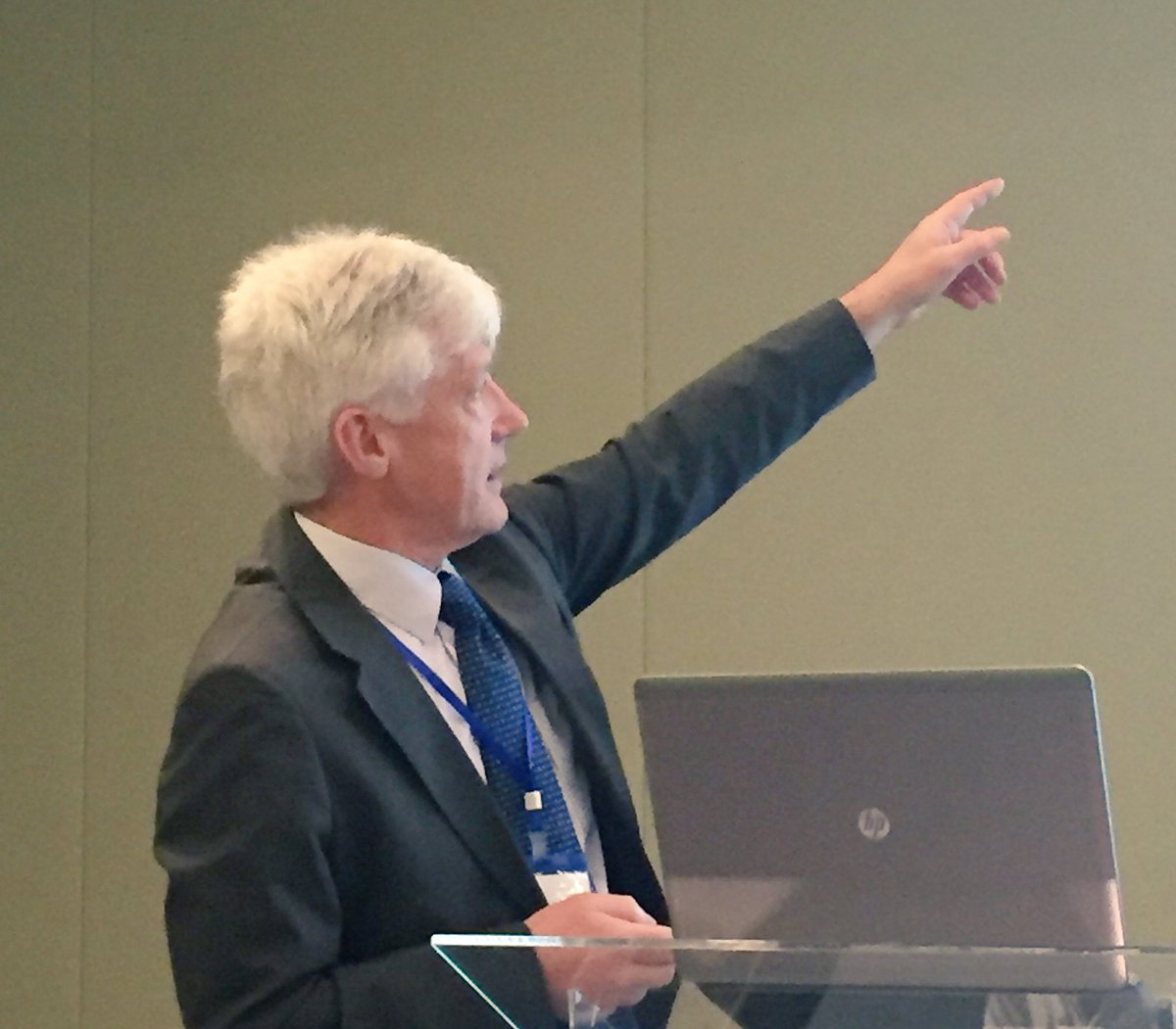 milkasklvc's tweet photo. Ian Macdonald: inconsistent rather than inconclusive evidence is what hurts the #nutrition #science most #CONU2016 https://t.co/9pNRoflfdP