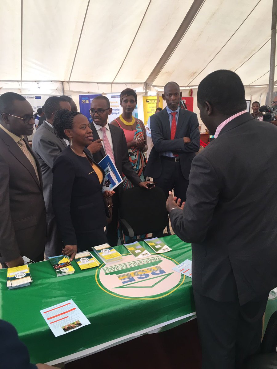 RwStockExchange's tweet photo. Umugabane n'agace kagaragaza uruhare umuntu aba afite mu mutungo wa sosiyete cyangwa se ikigo runaka. Ngwino wige uko dukora #savingsweekRw https://t.co/XMFiPfdSgf