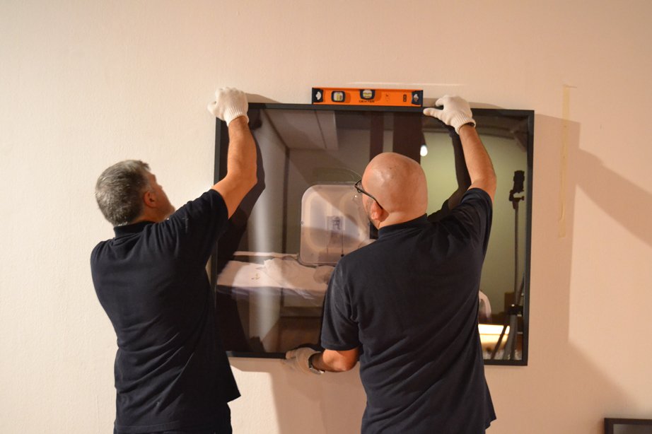 Afundacion_org's tweet photo. A mostra "Compañías Convenientes" no marco do #CentenarioCJC2016 xa vai collendo forma en Compostela. O 2 de novembro inauguramos! https://t.co/yRZGmldbRK