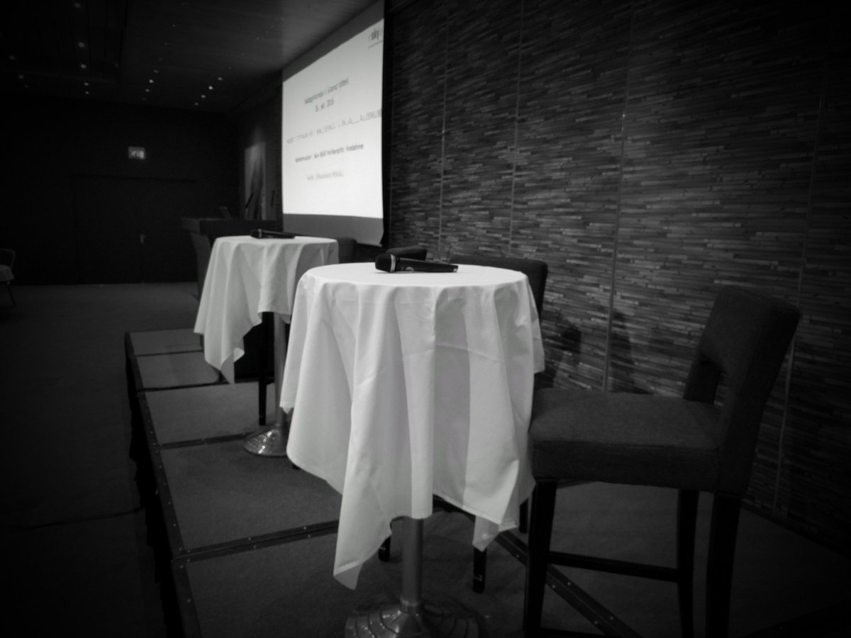 Hádegisfundur <a href="/SkyIceland/">Ský</a> hefst von bráðar #snjall