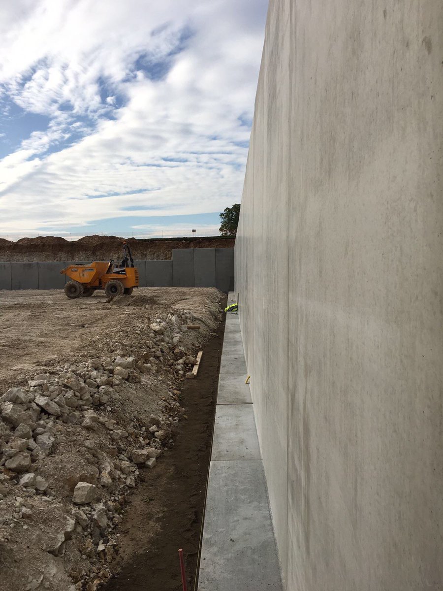 CLSconstruct's tweet photo. Large wall units being installed by CLS on Bonby AD Plant. Great work Team CLS #Retainingwall #AD #civils #Biogas #concrete #blinding https://t.co/1RJu0axwXJ