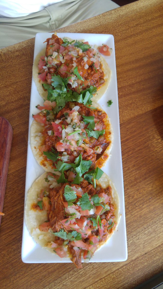 ai_video_s's tweet photo. The Indian Trio Chicken Roti. Man this food is so damn tasty!! #Sundoo #NewWeekNewSpot https://t.co/BMRujGc2Ms