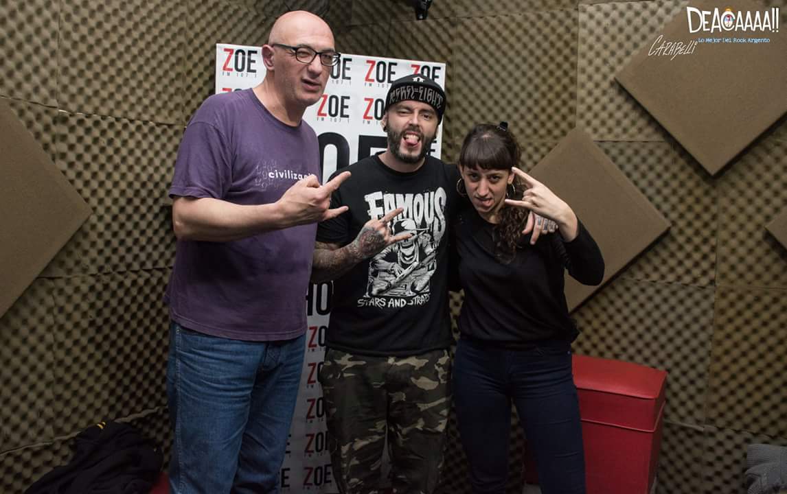 Gracias a la gente de <a href="/DeAcaaaa/">DeAcaaaa!!</a> de <a href="/Zoe1071/">Zoe 107.1</a> por invitarnos a presentar #NoVasAQuebrarme por: radiozoe.com.ar l @monica_delfino