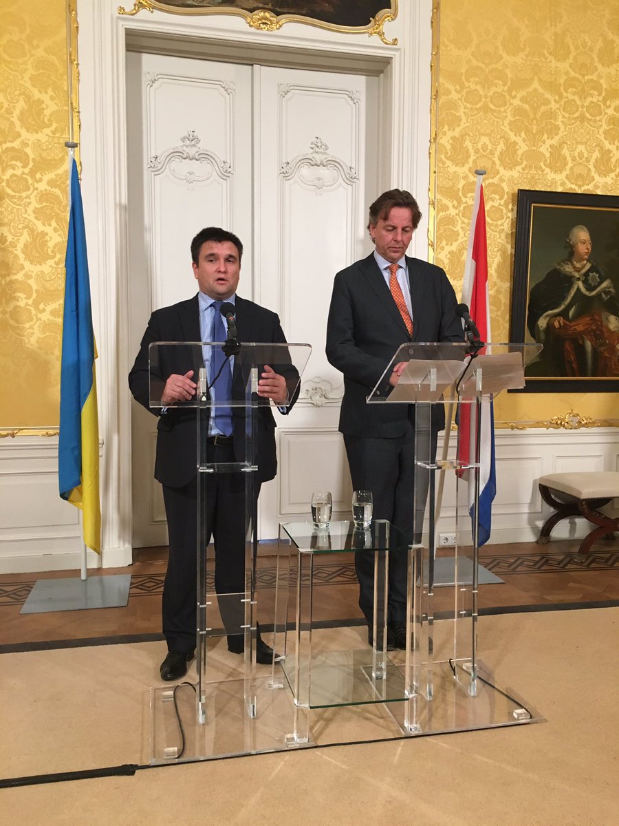 fonslambie's tweet image. Minister Koenders: "We begrijpen teleurstelling in Oekraïne over #referendum. Ik hoop dat we alsnog kunnen ratificeren, maar 't is lastig."