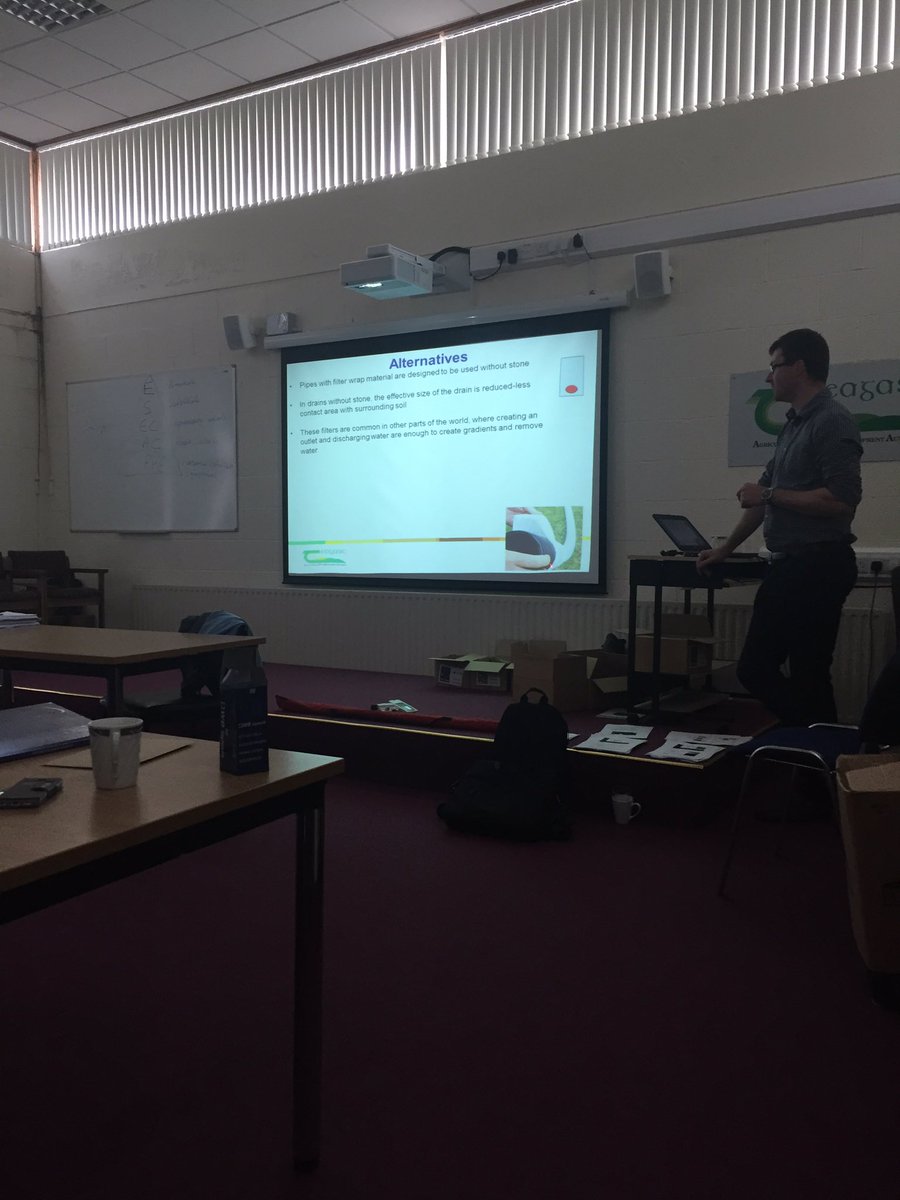ofenton's tweet photo. Amazing training day in Clare @ireland @wildatlanticway on #soil and land #drainage @inspiration4eu @SQUARE_Project https://t.co/mktK6epeHc
