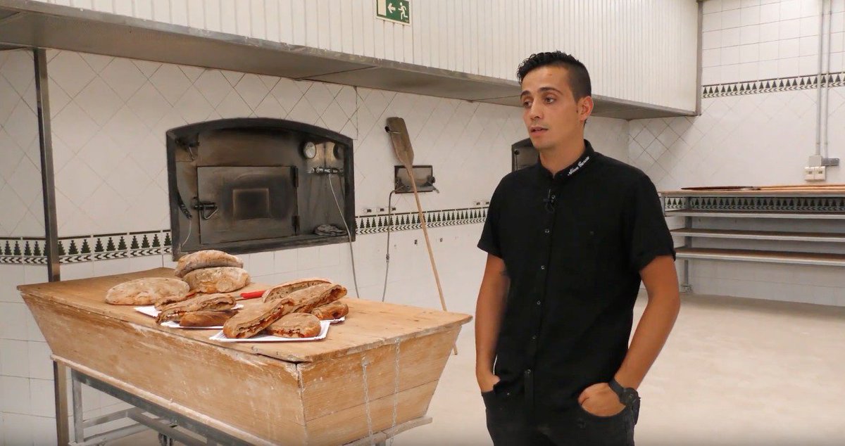 Próximo reto @ComeTAsturiasTV con <a href="/milhojALAN/">Alan García Rguez</a> y <a href="/PCaboBusto/">Pasteleria CaboBusto</a>.
¿Dónde?
En casa gastro, tan rockera y top como ellos :)
youtu.be/Yo3tlOlTHlc