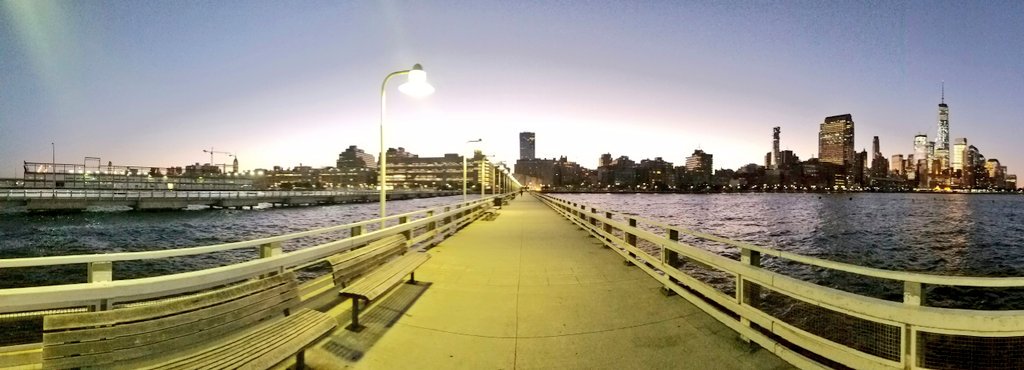 Casey's tweet photo. downtown 6:45am 😍 https://t.co/DdFSOK1mHK