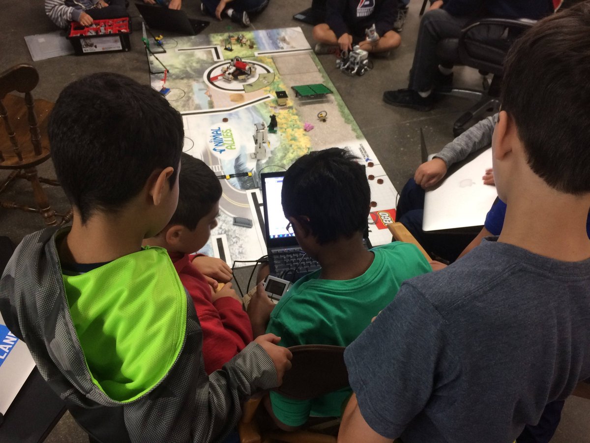 BrooklineRobots tweet picture