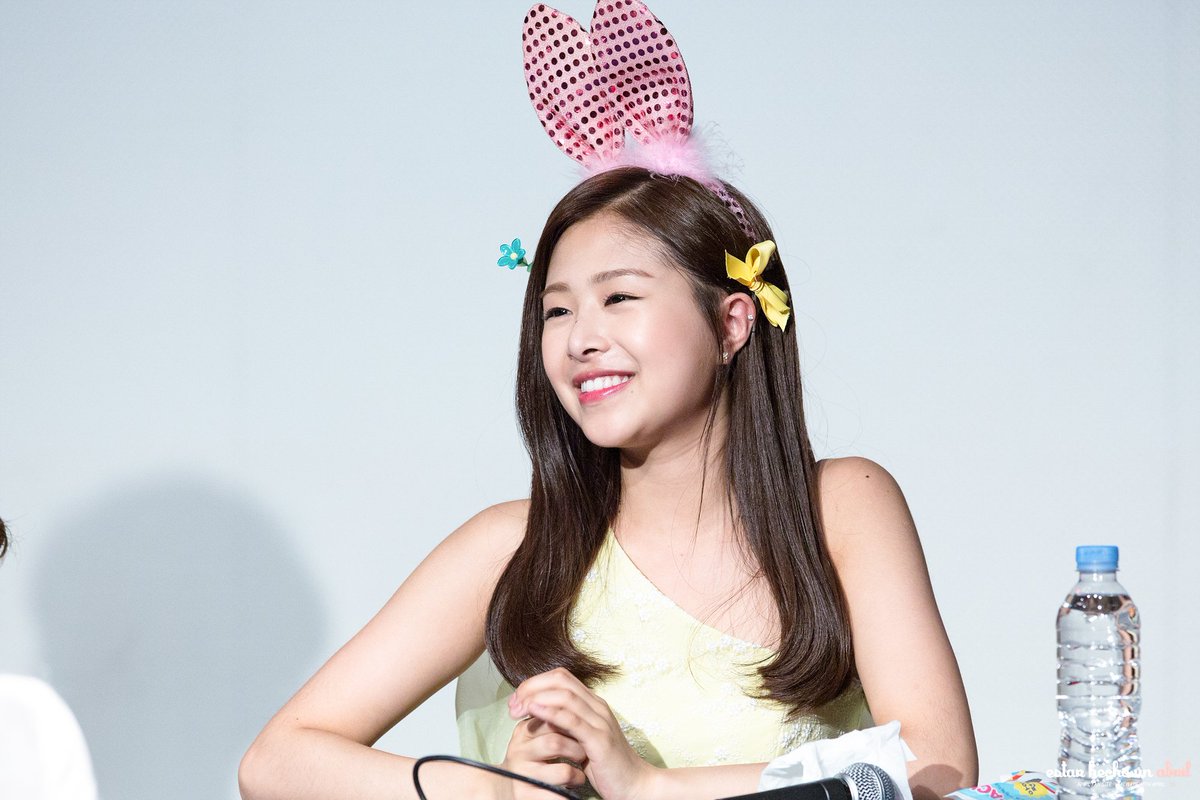 Abril : 에브릴 tweet media
