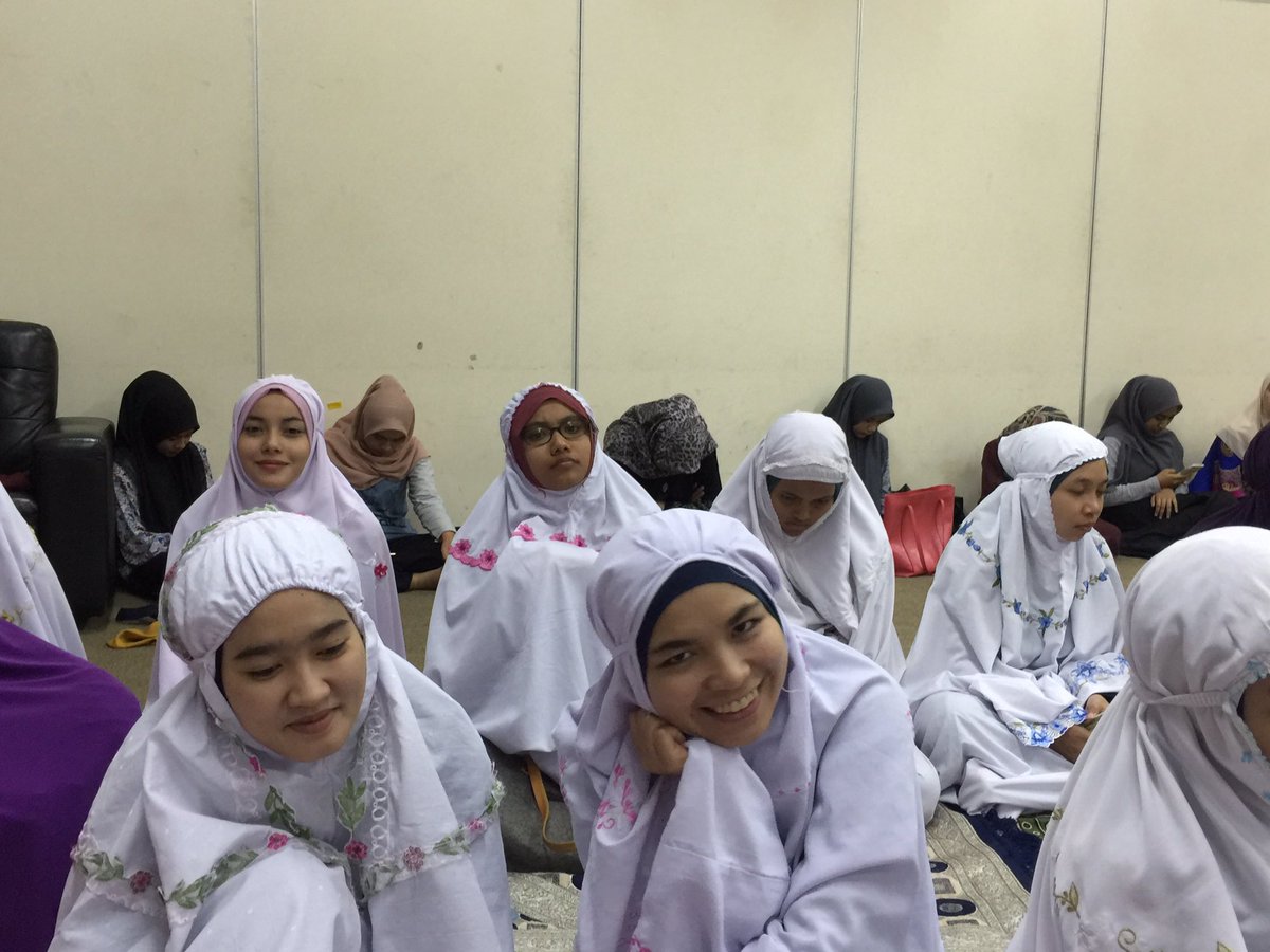 mppkptmksd's tweet photo. Majlis Solat Hajat dan Restu ILmu 
@kptmksd_ 
Cc @mppkptmksd @kptm_semalaysia 
#studentlife https://t.co/HhpJmmrRV3