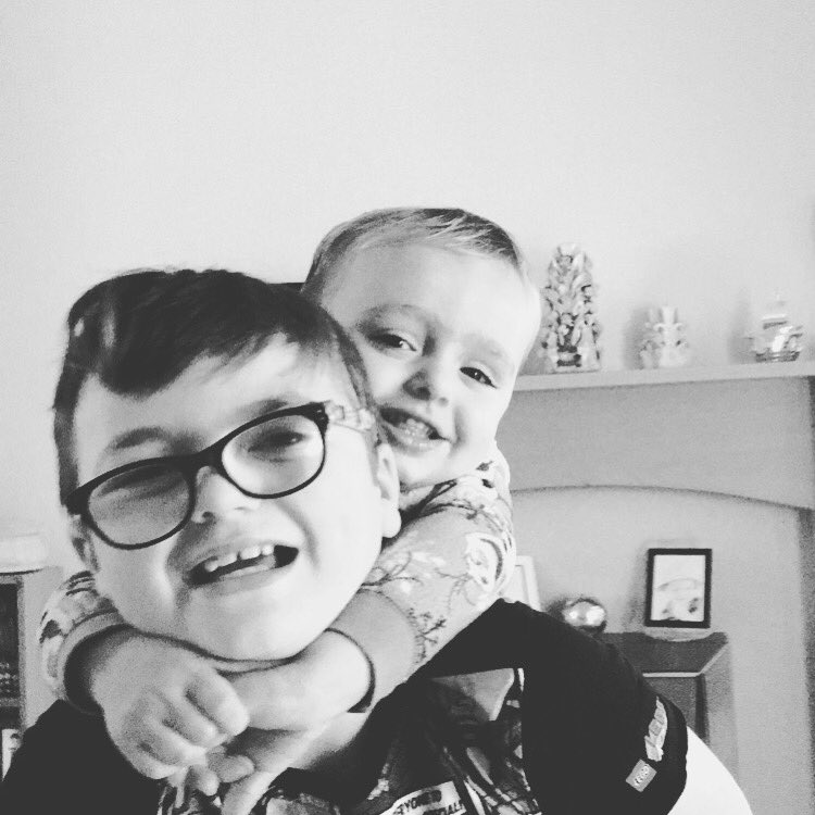 SmithNomie's tweet photo. #brotherlove https://t.co/DdmNQeUI6M