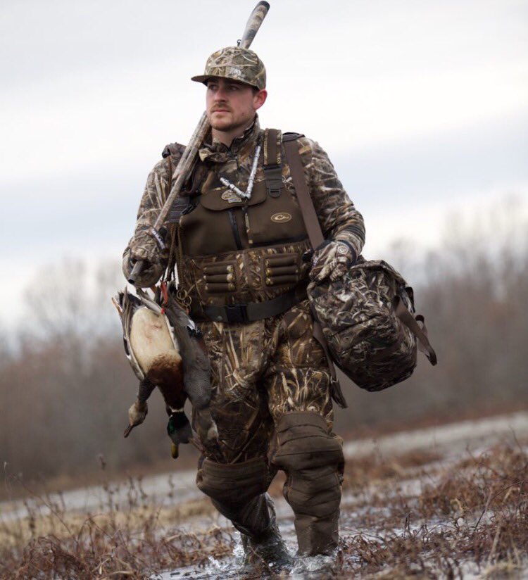 drakewaterfowl's tweet photo. This hunt is in the bag! Shop our collection at https://t.co/uby85UlkxP #drakewaterfowl #alwaysinseason https://t.co/wb1XedJoTg